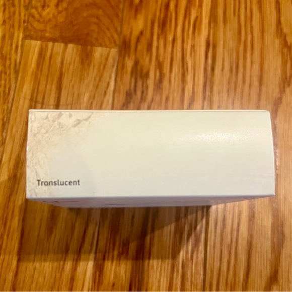 It Cosmetics Bye Bye Pores Pressed Powder Translucent NIB FULL size - Picture 3 of 3